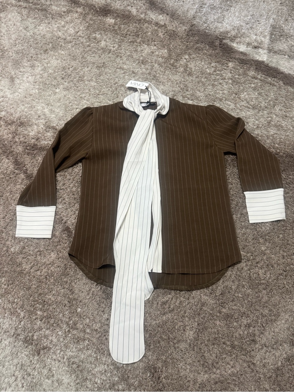 VANÓ. Brown striped blouse
